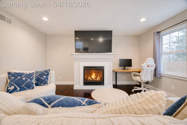 23092 Berdeno Avenue, Hazel Park, MI 48030