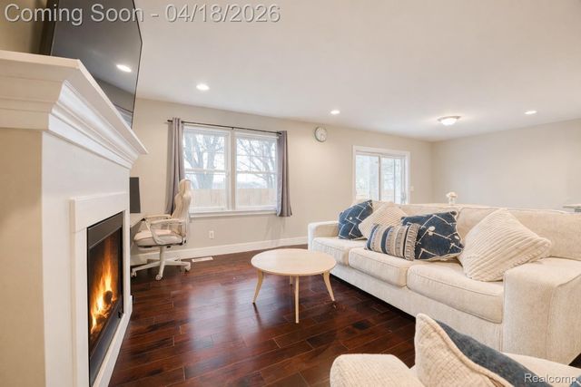 23092 Berdeno Avenue, Hazel Park, MI 48030