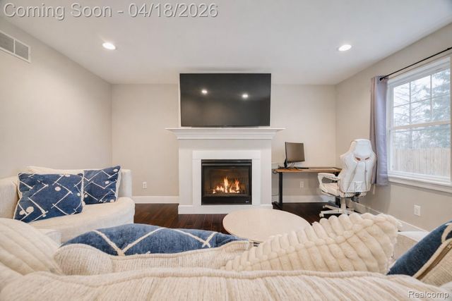 23092 Berdeno Avenue, Hazel Park, MI 48030