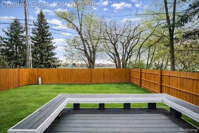 23092 Berdeno Avenue, Hazel Park, MI 48030