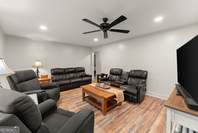 5907 Main Street, Lula, GA 30554