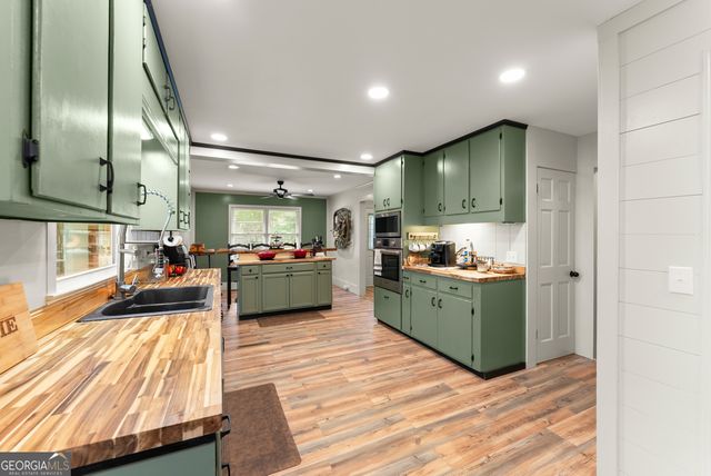 5907 Main Street, Lula, GA 30554