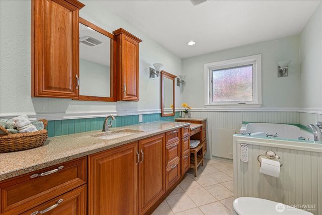 1818 Seaview Avenue, Coupeville, WA 98239