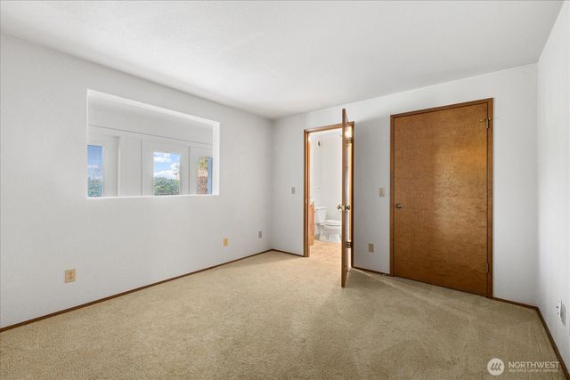 1818 Seaview Avenue, Coupeville, WA 98239