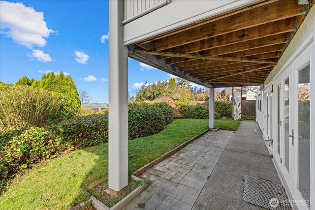 1818 Seaview Avenue, Coupeville, WA 98239