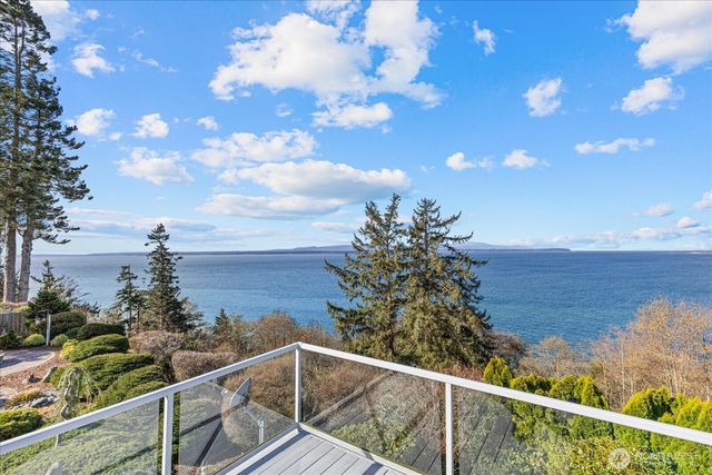 1818 Seaview Avenue, Coupeville, WA 98239