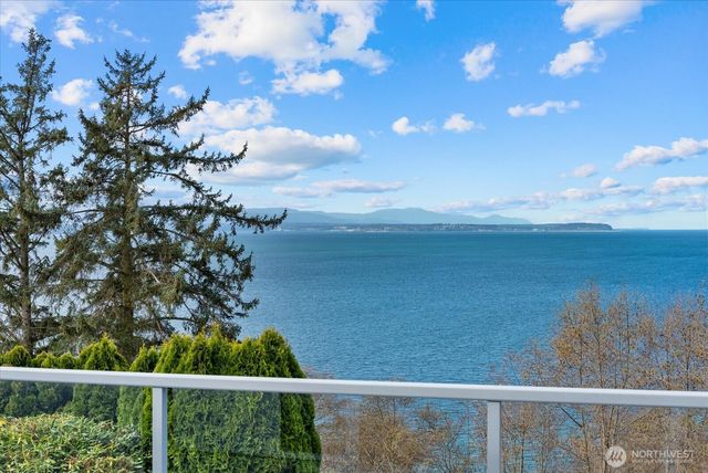 1818 Seaview Avenue, Coupeville, WA 98239