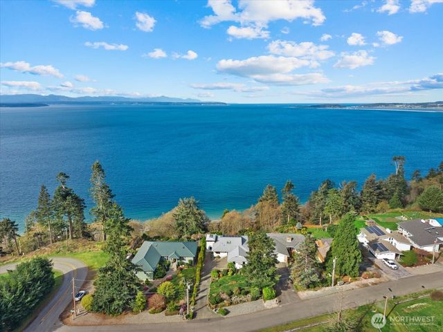 1818 Seaview Avenue, Coupeville, WA 98239
