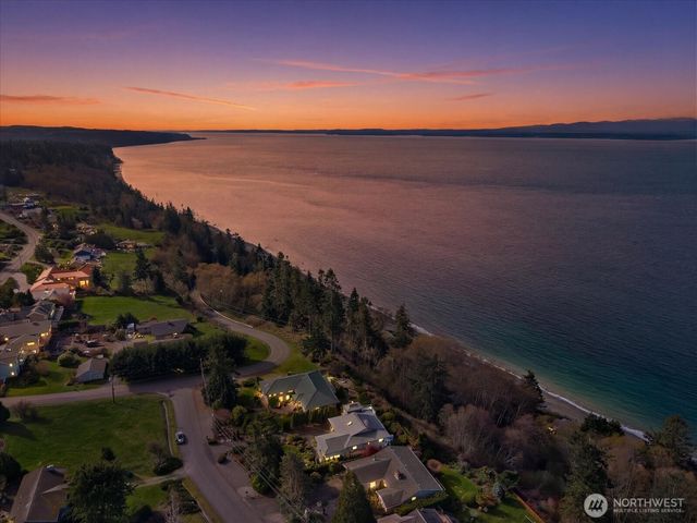 1818 Seaview Avenue, Coupeville, WA 98239