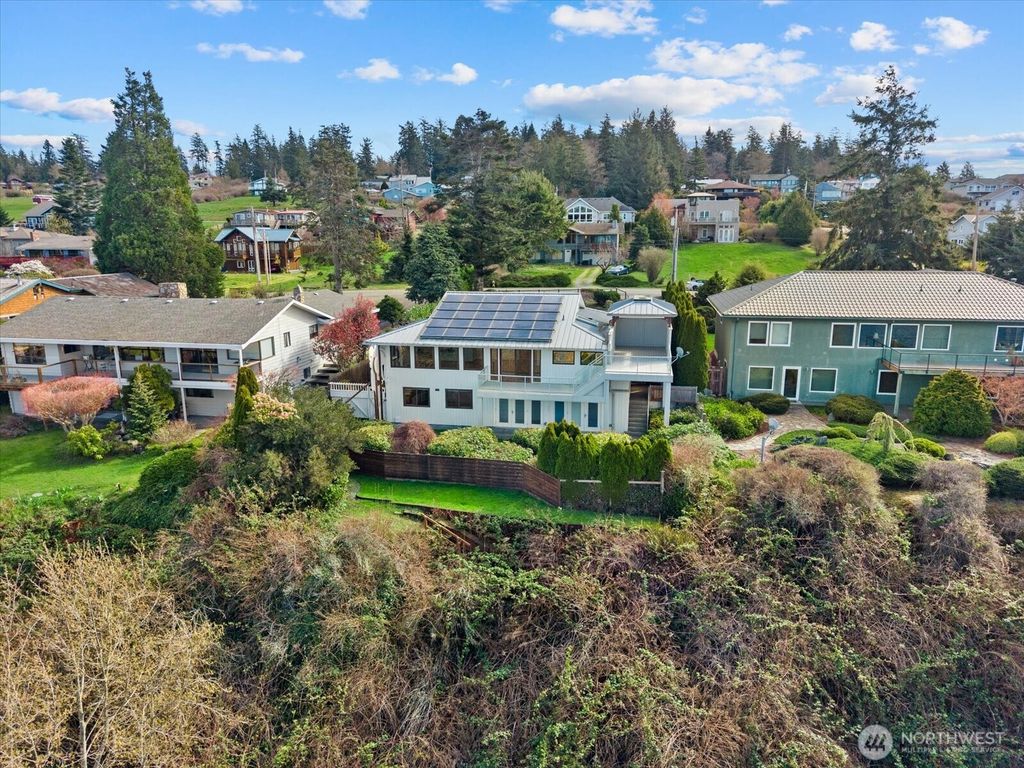 1818 Seaview Avenue, Coupeville, WA 98239