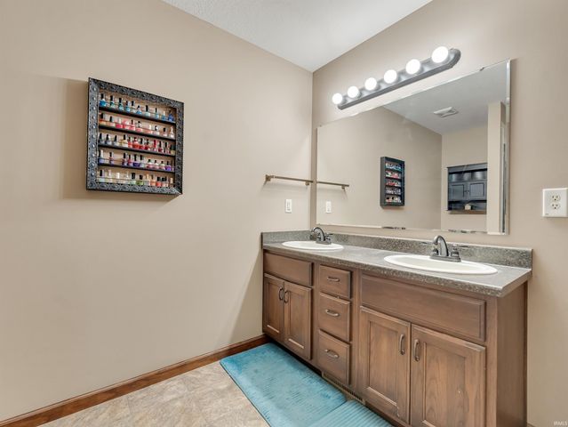 4562 County Road 35, Auburn, IN 46706