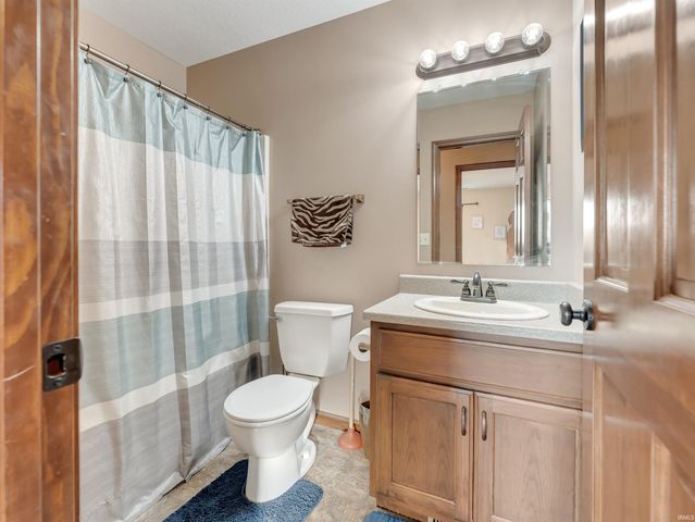 4562 County Road 35, Auburn, IN 46706