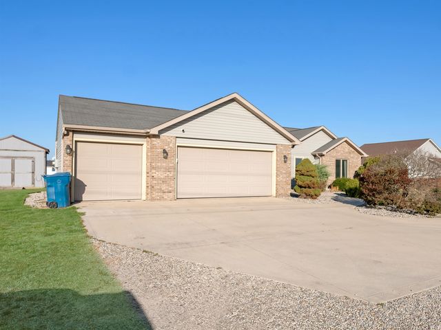 4562 County Road 35, Auburn, IN 46706