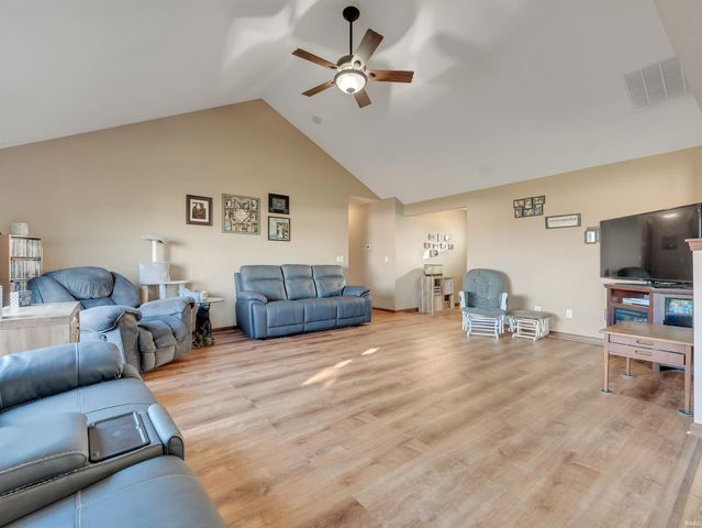 4562 County Road 35, Auburn, IN 46706