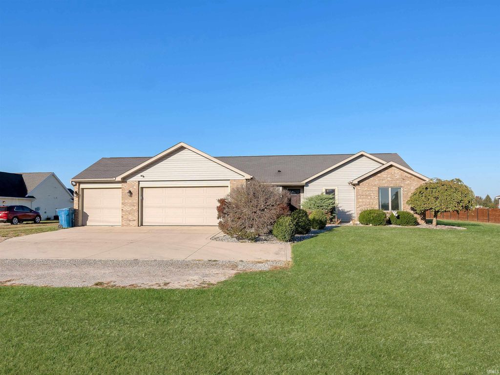 4562 County Road 35, Auburn, IN 46706