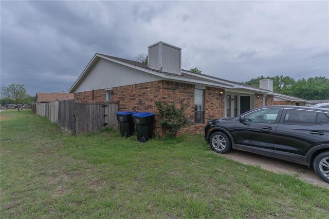 1000 Acacia Circle, Noble, OK 73068