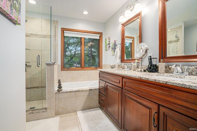 54454 Heron Cove Lane, Elkhart, IN 46516