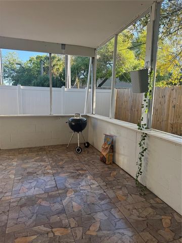 5118 TENNIS COURT CIRCLE, Tampa, FL 33617