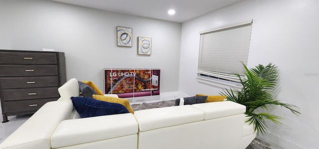 5118 TENNIS COURT CIRCLE, Tampa, FL 33617