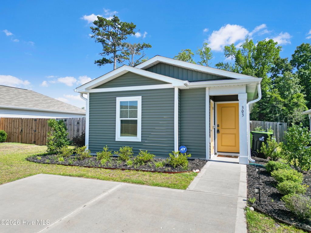 303 Azimuth Drive, Surf City, NC 28445