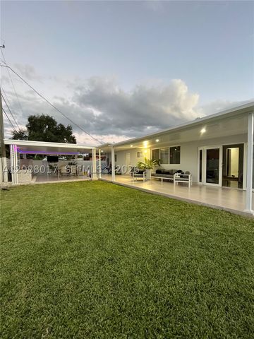10521 Caribbean Blvd, Cutler Bay, FL 33189