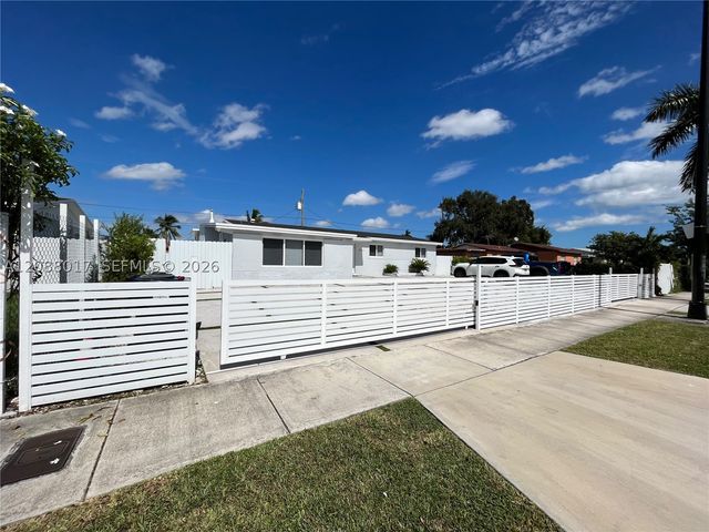 10521 Caribbean Blvd, Cutler Bay, FL 33189