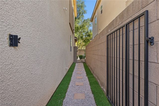 8568 Foundry Branch Lane, Las Vegas, NV 89113