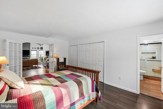 4 PHEASANT RUN CT, Sterling, VA 20164