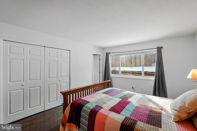 4 PHEASANT RUN CT, Sterling, VA 20164