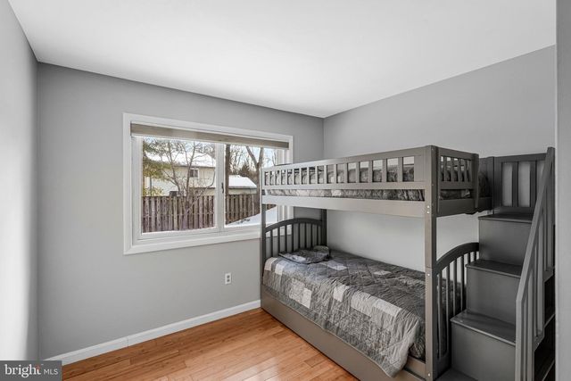 4 PHEASANT RUN CT, Sterling, VA 20164