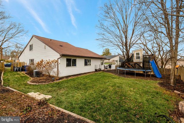 4 PHEASANT RUN CT, Sterling, VA 20164