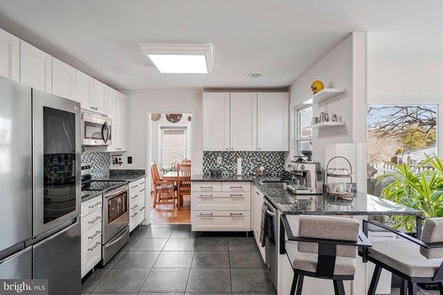 4 PHEASANT RUN CT, Sterling, VA 20164