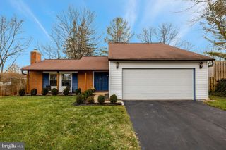 4 PHEASANT RUN CT, Sterling, VA 20164