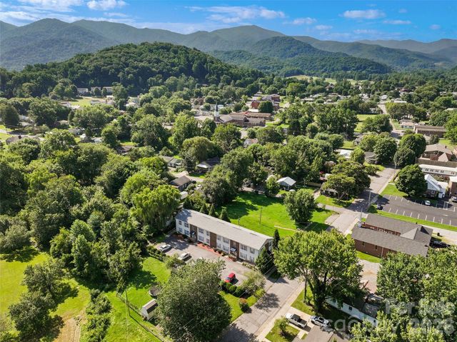 237 Camelot Drive B, Waynesville, NC 28786