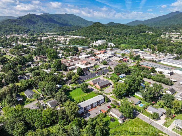 237 Camelot Drive B, Waynesville, NC 28786