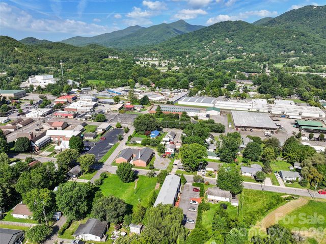 237 Camelot Drive B, Waynesville, NC 28786