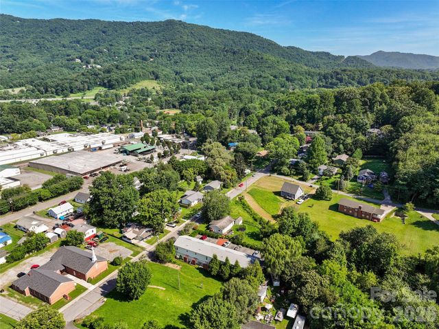 237 Camelot Drive B, Waynesville, NC 28786