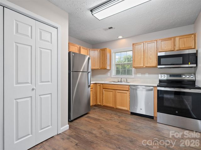 237 Camelot Drive B, Waynesville, NC 28786