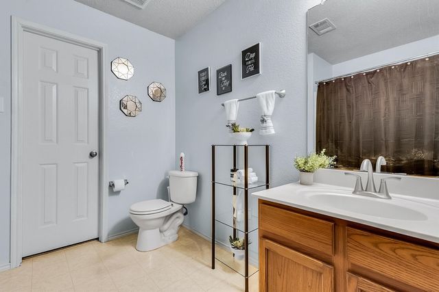 105 Forest Park Lane, Red Oak, TX 75154
