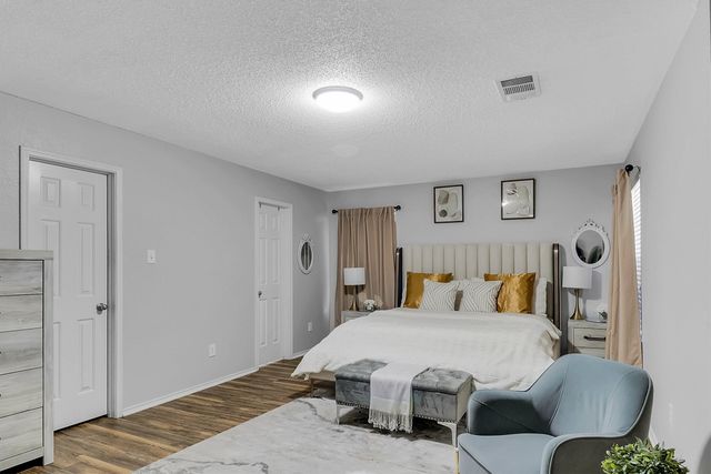 105 Forest Park Lane, Red Oak, TX 75154
