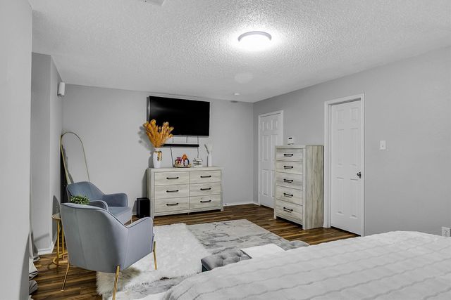 105 Forest Park Lane, Red Oak, TX 75154