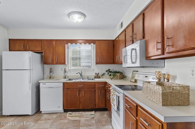 12117 Stroll Ct, Louisville, KY 40245