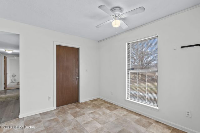 12117 Stroll Ct, Louisville, KY 40245