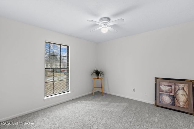 12117 Stroll Ct, Louisville, KY 40245