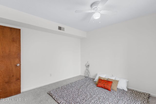 12117 Stroll Ct, Louisville, KY 40245