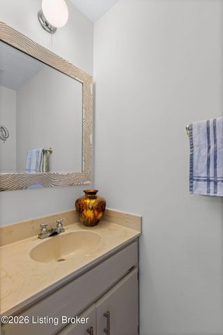 12117 Stroll Ct, Louisville, KY 40245