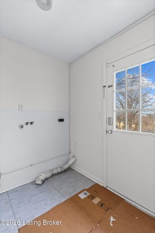 12117 Stroll Ct, Louisville, KY 40245