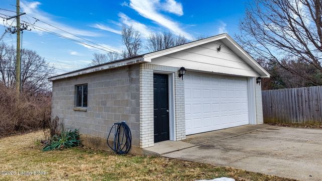 12117 Stroll Ct, Louisville, KY 40245