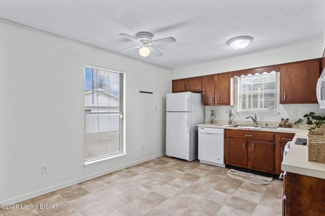 12117 Stroll Ct, Louisville, KY 40245