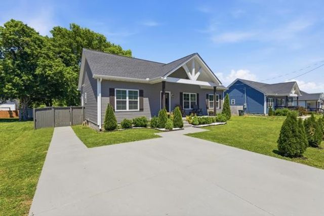 208 15th Ave, E, Springfield, TN 37172